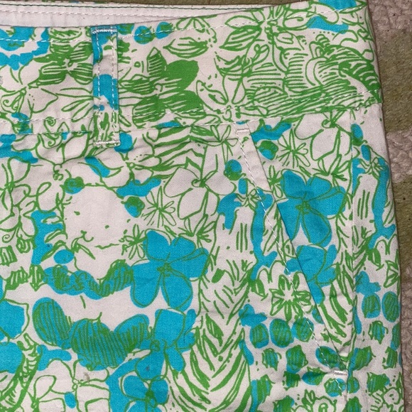 Lilly Pulitzer “It’s a Zoo” Callahan Limeade Shorts - 4 - Picture 6 of 14